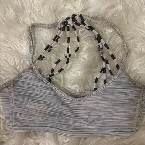 Lululemon sports bra size 6